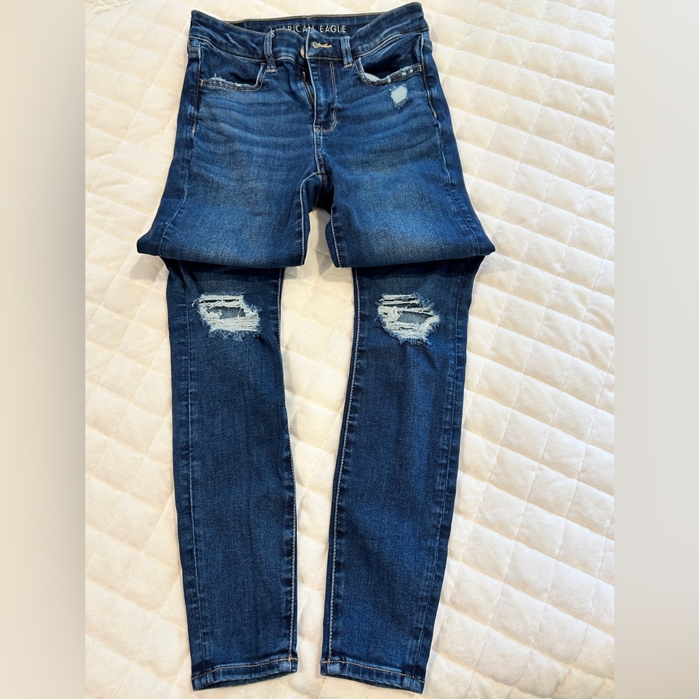 Women's American Eagle Distressed Blue Jeans